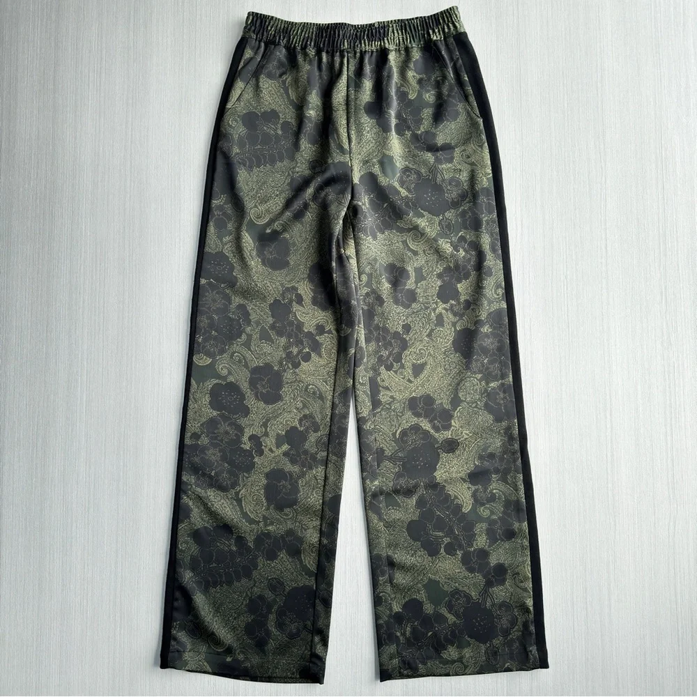 CHELSEA28 Floral Satin Wide Leg Pants Olive Black Side Stripe 0 Boho Chic Sporty